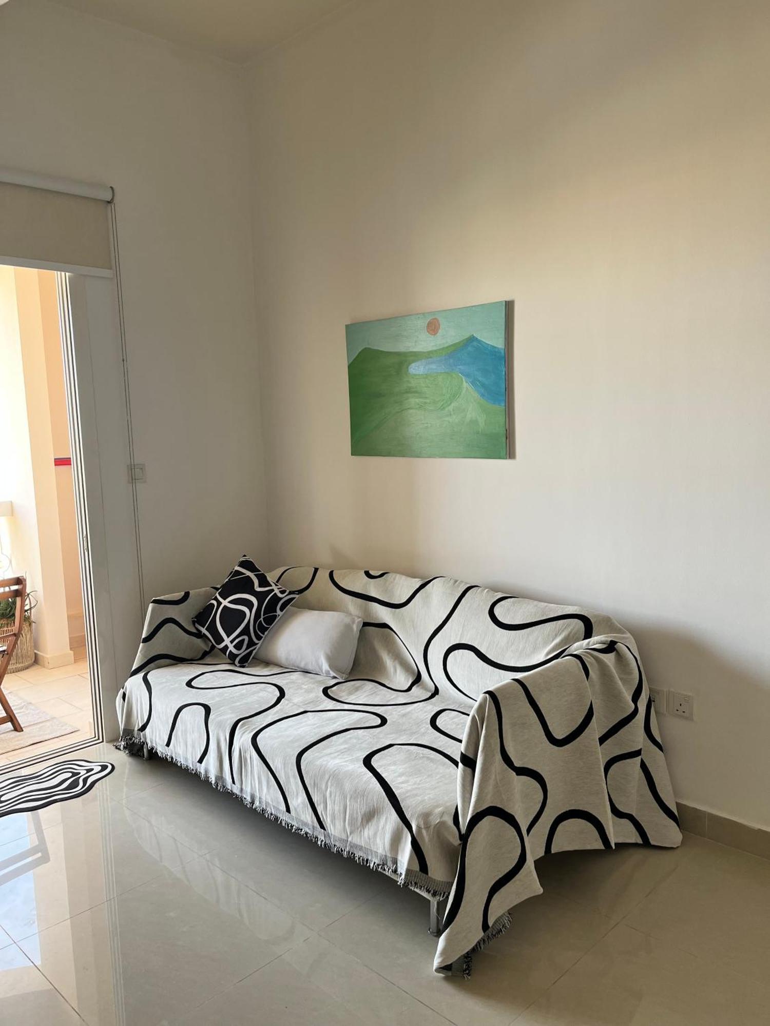 Modern Apartment *